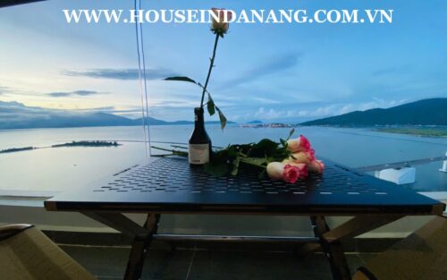 Beachview apartment in Danang on Blooming Tower, Western style 5