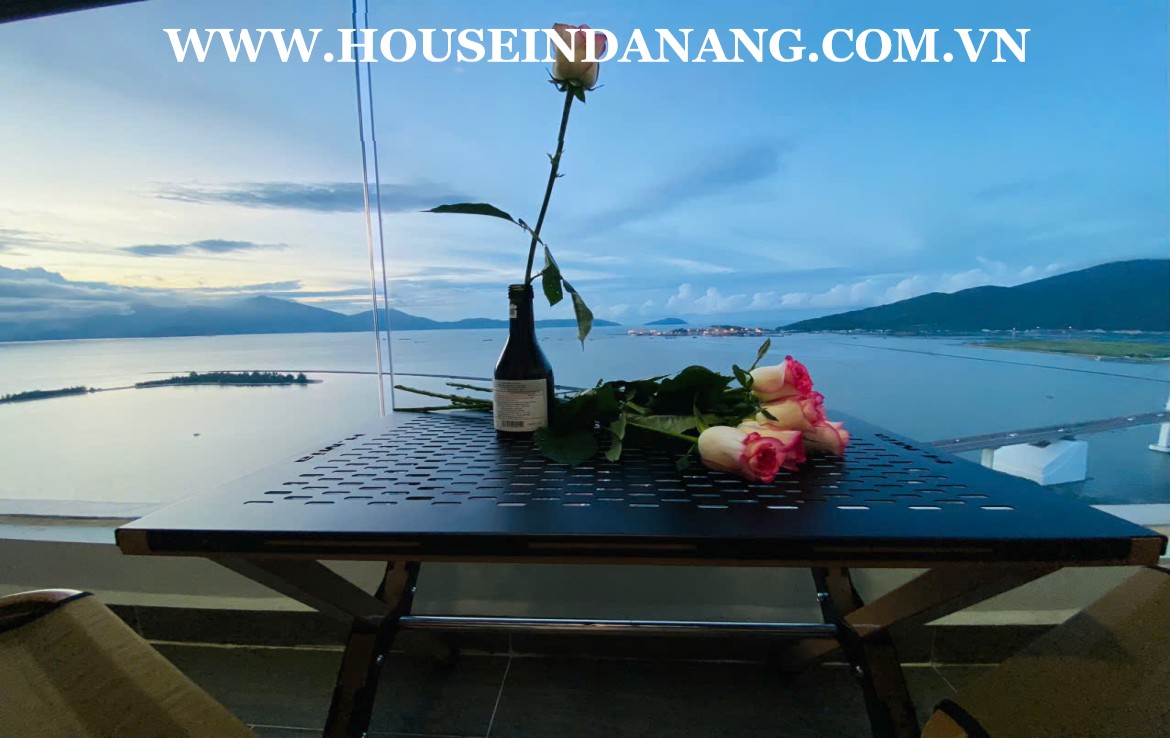 Beachview apartment in Danang on Blooming Tower, Western style 5