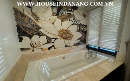 Ocean villas rental Danang, Vietnam, in Ocean villa resort, four bedrooms, Western style, near Non Nuoc beach
