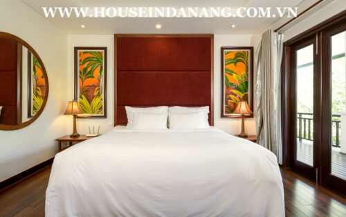 Furama villa rental Danang, in Vietnam, walking to the nice beach