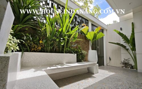 Luxurious houses rental Danang, in Vietnam, in the opposite side of Lotte Mart, modern style