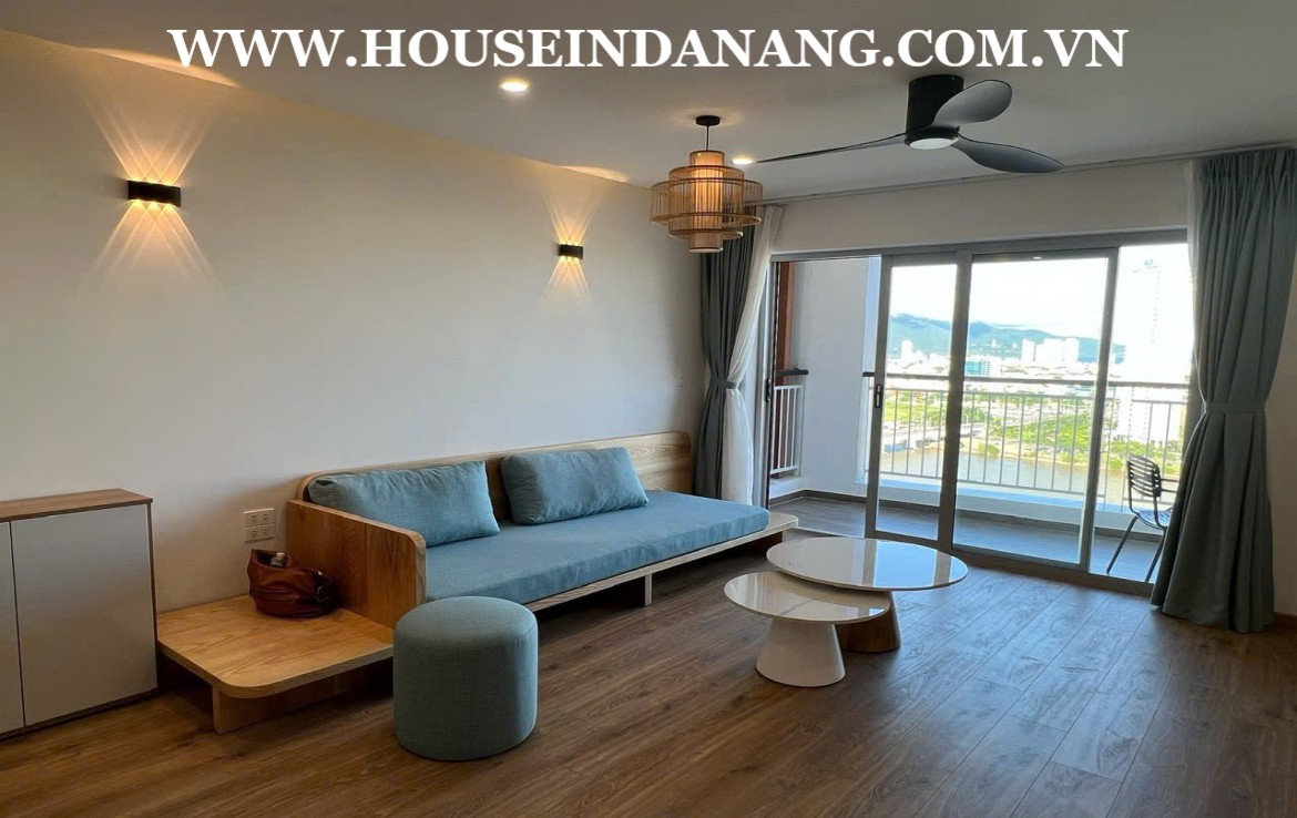 Indochina apartment rental Danang, in Vietnam, walking to the river