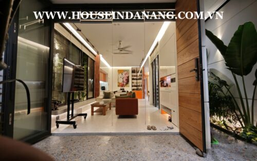 Luxurious houses rental Danang, in Vietnam, in the opposite side of Lotte Mart, modern style