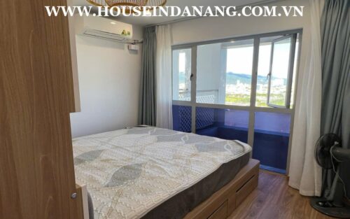 Indochina apartment rental Danang, in Vietnam, walking to the river, in the city center