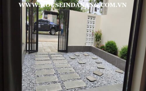 Da Nang beachside house for rent near the beach bay, in Vietnam, near beach