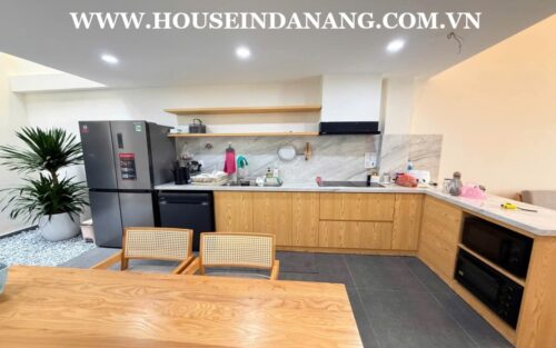 Da Nang beachside house for rent near the beach bay, in Vietnam, walking to the beach bay 1