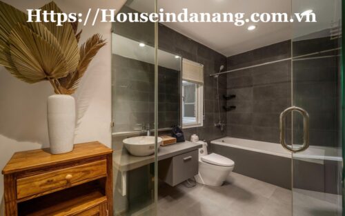 Luxurious villa for rent Danang near My Khe beach bay, in Vietnam, modern style, near the beach 1